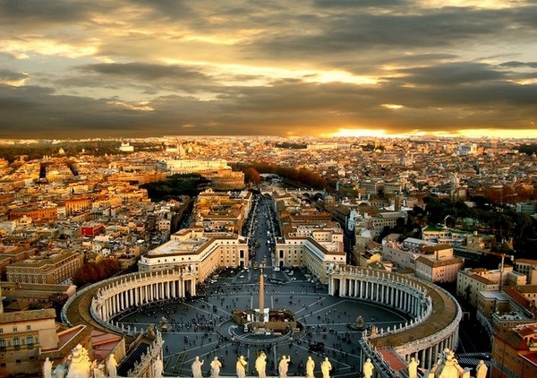 Praça de São Pedro (Vaticano) Berço da Igreja