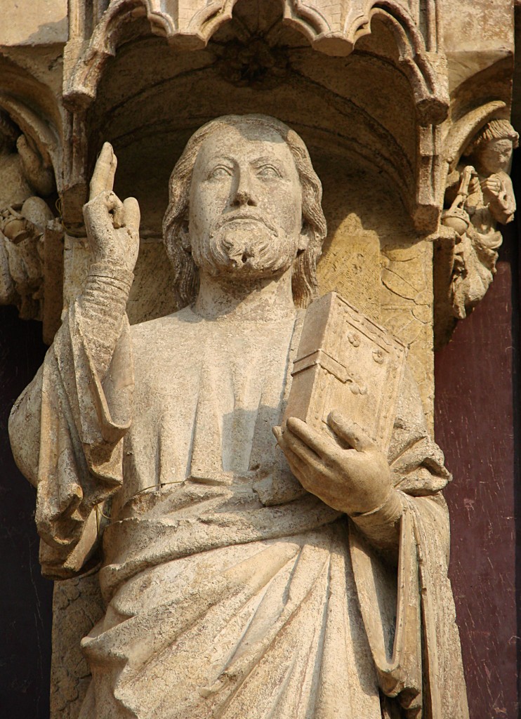 Le "Beau Dieu", Portal da catedral de Amiens. Ser "amigo de Deus" é sobretudo espelhar-se nEle e ter o profundo desejo de O servir... Le "Beau Dieu", Portal da catedral de Amiens. Ser "amigo de Deus" é sobretudo espelhar-se nEle e ter o profundo desejo de O servir...