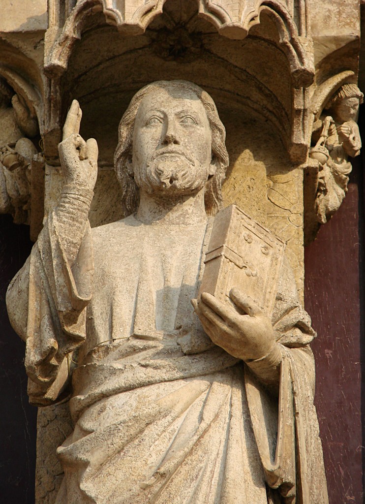 Le "Beau Dieu", Portal da catedral de Amiens. Ser "amigo de Deus" é sobretudo espelhar-se nEle e ter o profundo desejo de O servir...