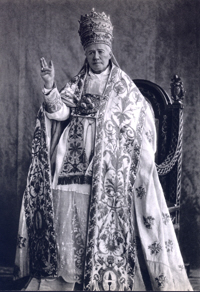 São Pio X com tiara